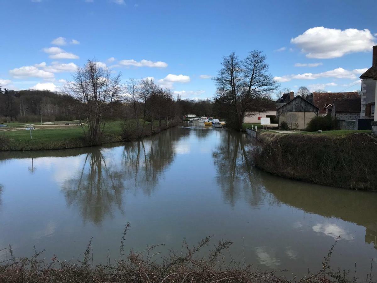 Rogny Les Lodges Du Canal Vue Sur Le Canal מראה חיצוני תמונה